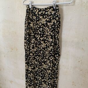 Abercrombie | 90s inspired Floral Black and Cream Skirt